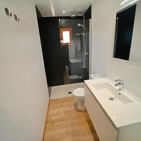 Semi-detached Chalet With 2 Bedrooms 오위니즈